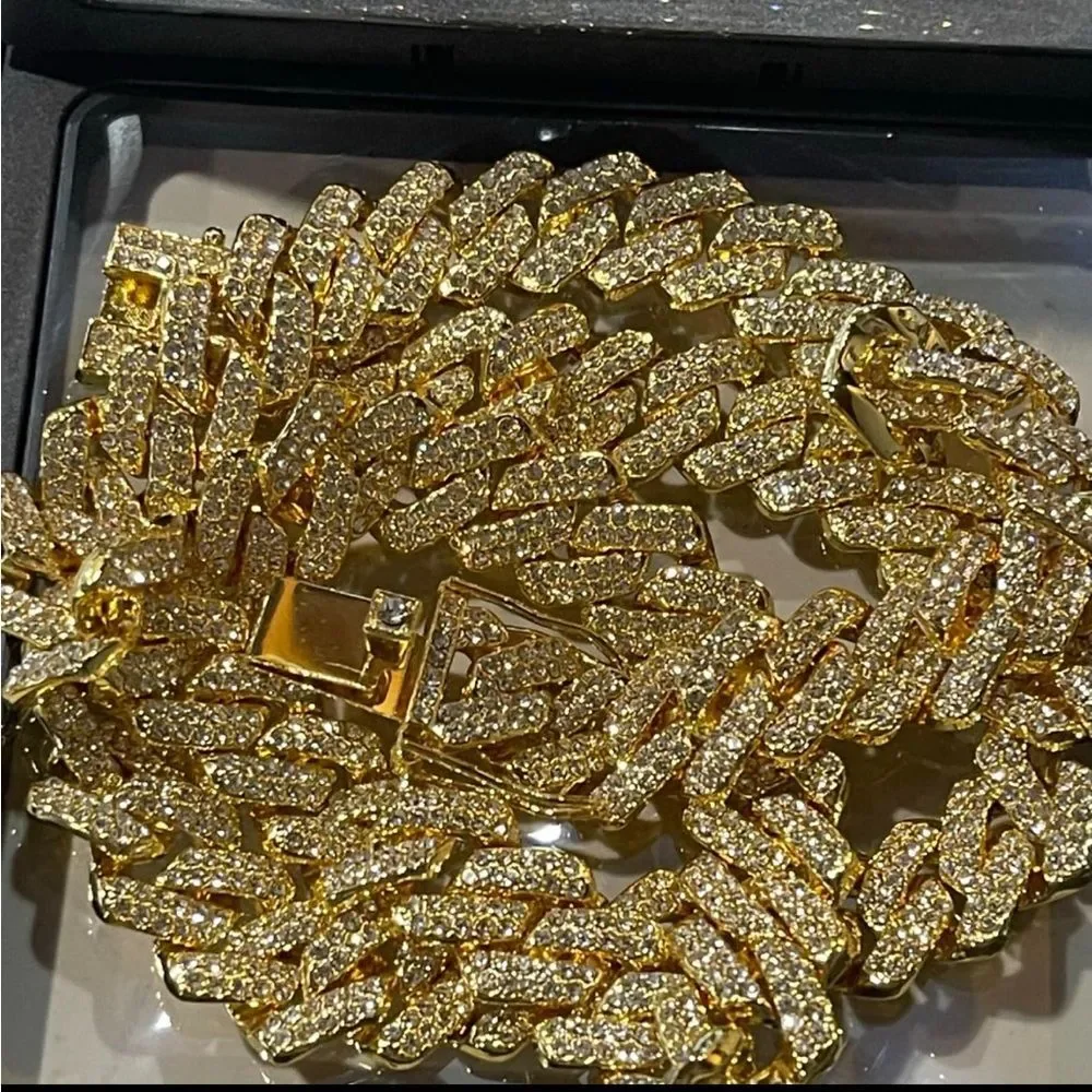18K Gold Iced Out Cuban Link Chain Simulated Diamonds 10mm Chunky HipHop Bling
